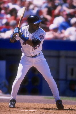 10 Jun 1998:  Bernard Gilkey #23 of the New York Mets in action during a game against the Tampa Bay Devil Rays at Shea Stadium in Flushing, New York. The Mets defeated the Devil Rays 3-2. Mandatory Credit: Al Bello  /Allsport