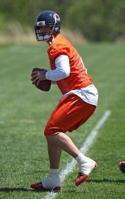 LAKE FOREST, IL - MAY 20: Jay Cutler #6 of the Chicago Bears participates during an organized team activity (OTA) practice on May 20, 2009 at Halas Hall in Lake Forest, Illinois. (Photo by Jonathan Daniel/Getty Images)