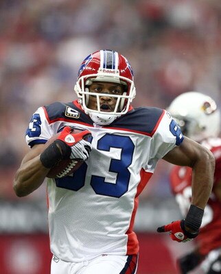 GLENDALE, AZ - OCTOBER 05: Wide Receiver Lee Evans #83 of the Buffalo Bills runs against the Arizona Cardinals during the first half of the Buffalo Bills v Arizona Cardinals NFL Game on October 5, 2008 at Stadium in Glendale, Arizona. (Photo by Donald Mir