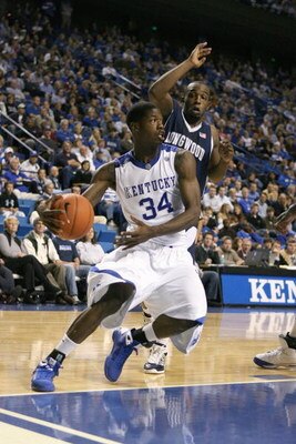 LEXINGTON, KY - NOVEMBER 24:  DeAndre Liggins #34 of the Kentucky Wildcats drives the ball during the game against the Longwood Lancers on November 24, 2008 at Rupp Arena in Lexington, Kentucky.  (Photo by Andy Lyons/Getty Images)