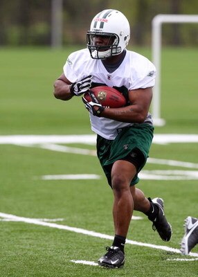 FLORHAM PARK, NJ - MAY 02:  Shonn Greene #23 of the New York Jets practices during minicamp on May 2, 2009 at the Atlantic Health Jets Training Center in Florham Park, New Jersey.  (Photo by Jim McIsaac/Getty Images)