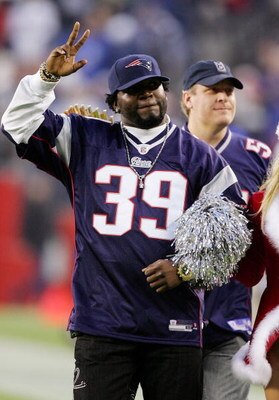 FOXBORO, MA - DECEMBER 23:  David Ortiz of the Boston Red Sox waves to the crowd before the game between the New England Patriots and the Miami Dolphins at Gillette Stadium on December 23, 2007 in Foxboro, Massachusetts.  (Photo by Jim McIsaac/Getty Image