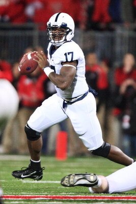 COLUMBUS, OH - OCTOBER 25: Quarterback Daryll Clark #17 of the Penn State Nittany Lions looks for an open receiver against the Ohio State Buckeyes on October 25, 2008 at Ohio Stadium in Columbus, Ohio.  (Photo by Jamie Sabau/Getty Images)