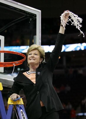 CLEVELAND - APRIL 03:  Head coach Pat Summitt of the Tennessee Lady Volunteers celebrates after cutting down the net after Tennessee's 59-46 win against the Rutgers Scarlet Knights to win the 2007 NCAA Women's Basketball Championship Game at Quicken Loans