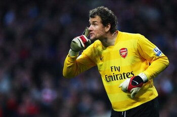LONDON - JANUARY 26:  Jens Lehmann of Arsenal gives instructions to his team mates during the FA Cup Sponsored by e.on Fourth Round match between Arsenal and Newcastle United at the Emirates Stadium on January 26, 2008 in London, England.  (Photo by Mike 