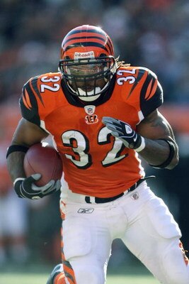 CINCINNATI - DECEMBER 28:  Cedric Benson #32 of the Cincinnati Bengals carries the ball during the NFL game against the Kansas City Chiefs on December 28, 2008 at Paul Brown Stadium in Cincinnati, Ohio.  (Photo by Andy Lyons/Getty Images)