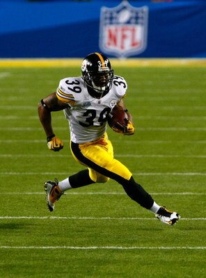 TAMPA, FL - FEBRUARY 01:  Willie Parker #39 of the Pittsburgh Steelers runs the ball against the Arizona Cardinals during Super Bowl XLIII on February 1, 2009 at Raymond James Stadium in Tampa, Florida. Steelers won 27-23. (Photo by Win McNamee/Getty Imag