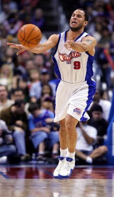 LOS ANGELES - JANUUARY 17:  Rick Brunson #9 of the Los Angeles Clippers passes during the game against Sacramento Kings on January 17, 2005 at Staples Center in Los Angeles, California.  The kings won 89-83.  NOTE TO USER: User expressly acknowledges and 