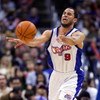 LOS ANGELES - JANUUARY 17:  Rick Brunson #9 of the Los Angeles Clippers passes during the game against Sacramento Kings on January 17, 2005 at Staples Center in Los Angeles, California.  The kings won 89-83.  NOTE TO USER: User expressly acknowledges and 