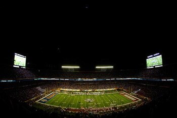 MIAMI - JANUARY 08:  The Oklahoma Sooners take on the Florida Gators during the FedEx BCS National Championship Game at Dolphin Stadium on January 8, 2009 in Miami, Florida.  (Photo by Michael Heiman/Getty Images)