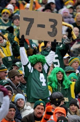 GREEN BAY, WI - NOVEMBER 16:  A fan in a Brett Favre #4 New York Jets jersey displays the record of the Jets while spectating as the Chicago Bears face the Green Bay Packers during NFL action at Lambeau Field on November 16, 2008 in Green Bay, Wisconsin. 