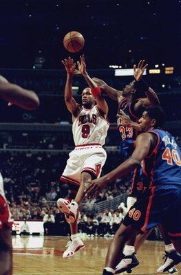 11 Feb 1999:  Ron Harper #9 of the Chicago Bulls in action during the game against the New York Knicks at the United Center in Chicago, Illinois. The Knick defeated the Bulls 73-68.   Mandatory Credit: Jonathan Daniel  /Allsport