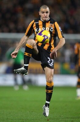 HULL, UNITED KINGDOM - NOVEMBER 16:   Dean Marney of Hull City in action during the Barclays Premier League match between Hull City and Manchester City at The KC Stadium on November 16, 2008 in Hull, England.  (Photo by Laurence Griffiths/Getty Images)