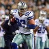 PHILADELPHIA - DECEMBER 28:  Jason Witten #82 of the Dallas Cowboys runs the ball against the Philadelphia Eagles on December 28, 2008 at Lincoln Financial Field in Philadelphia, Pennsylvania.  (Photo by Jim McIsaac/Getty Images)