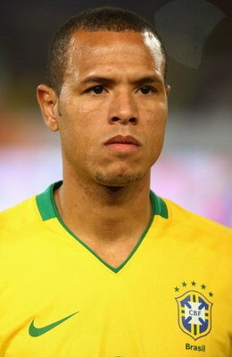 PRETORIA, SOUTH AFRICA - JUNE 21: Luis Fabiano of Brazil during the FIFA Confederations Cup match beween Italy and Brazil at The Loftus Versfeld Stadium on June 21, 2009 in Pretoria, South Africa.  (Photo by Laurence Griffiths/Getty Images)