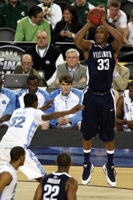 DETROIT - APRIL 04:  Dante Cunningham #33 of the Villanova Wildcats shoots over Ed Davis #32 of the North Carolina Tar Heels during the National Semifinal game of the NCAA Division I Men's Basketball Championship at Ford Field on April 4, 2009 in Detroit,