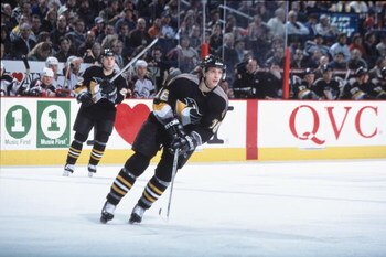 10 Jan 2002:  Center Kris Beech #16 of the Pittsburgh Penguins skates on the ice during the NHL game against the Buffalo Sabres at HSBC Arena in Buffalo, New York.  The Penguins shut out the Sabres 2-0.   Mandatory copyright notice: Copyright 2002 NHLI   