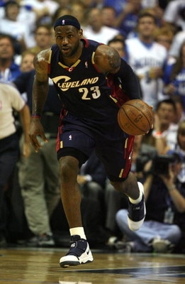 ORLANDO, FL - MAY 30:  LeBron James #23 of the Cleveland Cavaliers handles the ball against the Orlando Magic in Game Six of the Eastern Conference Finals during the 2009 Playoffs at Amway Arena on May 30, 2009 in Orlando, Florida. NOTE TO USER: User expr