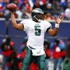 EAST RUTHERFORD, NJ - DECEMBER 07:  Donovan McNabb #5 of the Philadelphia Eagles looks to pass against the New York Giants during their game on December 7, 2008 at Giants Stadium in East Rutherford, New Jersey.  (Photo by Al Bello/Getty Images)