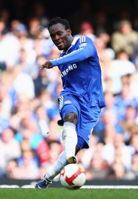 LONDON - MARCH 15:  Michael Essien of Chelsea in action during the Barclays Premier League match between Chelsea and Manchester City at Stamford Bridge on March 15, 2009 in London, England.  (Photo by Clive Mason/Getty Images)