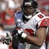 Atlanta Falcons tight end Alge Crumpler warms up for play against the Tampa Bay Buccaneers at Raymond James Stadium, December 10, 2006 in Tampa, Florida.  (Photo by Al Messerschmidt/Getty Images)