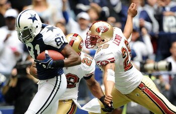 IRVING, TX - DECEMBER 20:  Wide receiver Terrell Owens #81 of the Dallas Cowboys celebrates his touchdown against the Baltimore Ravens in the fourth quarter at Texas Stadium on December 20, 2008 in Irving, Texas.  (Photo by Ronald Martinez/Getty Images)