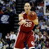 MEMPHIS, TN - MARCH 29:  Taylor Griffin #32 of the Oklahoma Sooners passes the ball while taking on the North Carolina Tar Heels during the NCAA Men's Basketball Tournament South Regional Final at the FedExForum on March 29, 2009 in Memphis, Tennessee.  (