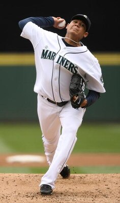 SEATTLE - JULY 23:  Starting pitcher Felix Hernandez #34 of the Seattle Mariners pitches against the Boston Red Sox on July 23, 2008 at Safeco Field in Seattle, Washington. (Photo by Otto Greule Jr/Getty Images)