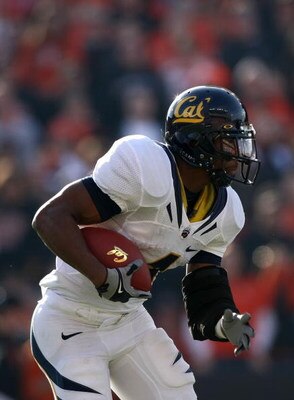 CORVALLIS, OR - NOVEMBER 15:  Jahvid Best #4 of the California Golden Bears runs the ball the Oregon State Beavers at Reser Stadium on November 15, 2008 in Corvalis, Oregon.  (Photo by Jonathan Ferrey/Getty Images)