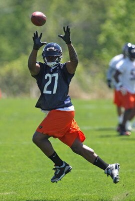 LAKE FOREST, IL - MAY 20: Kevin Jones #27 of the Chicago Bears leaps to catch a pass during an organized team activity (OTA) practice on May 20, 2009 at Halas Hall in Lake Forest, Illinois. (Photo by Jonathan Daniel/Getty Images)