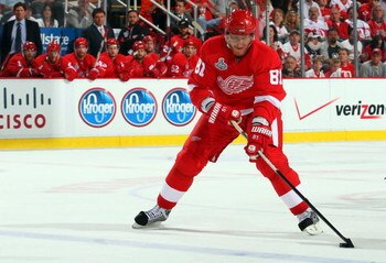 DETROIT - MAY 31:  Marian Hossa #81 of the Detroit Red Wings skates against the Pittsburgh Penguins during Game Two of the 2009 Stanley Cup Finals at Joe Louis Arena on May 31, 2009 in Detroit, Michigan.  (Photo by Jim McIsaac/Getty Images)