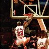 21 Dec 1992:  Michael Jordan #23 of the Chicago Bulls dunks the ball during the game against the Miami Heat .   Mandatory Credit: Jonathan Daniel  /Allsport
