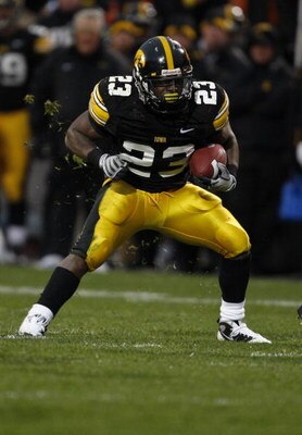 IOWA CITY, IOWA - NOVEMBER 8: Shonn Greene #23 of the Iowa Hawkeyes rushes for yards in the third quarter of play against the Penn State Nittany Lions at Kinnick Stadium on November 8, 2008 in Iowa City, Iowa. Iowa defeated Penn State  24-23. (Photo by Da