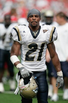 COLUMBUS, OH - SEPTEMBER 8:  Andre Jones #21 of the Akron Zips looks on during the game against the Ohio State Buckeyes at Ohio Stadium on September 8, 2007 in Columbus, Ohio. Ohio State won 20-2. (Photo by David Maxwell/Getty Images)