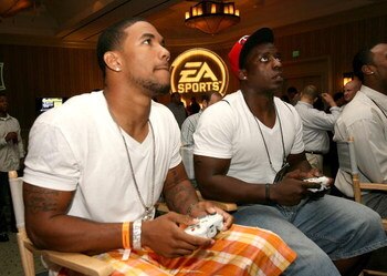 LOS ANGELES, CA - MAY 16: Washington Redskins wide receiver Devin Thomas and Pittsburgh Steelers running back Rashard Mendenhall attend the EA SPORTS Rookie Madden Bowl at the Loews Santa Monica Beach Hotel as part of the NFL PLAYERS Rookie Premiere on Ma
