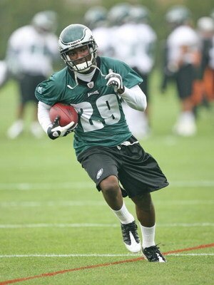 PHILADELPHIA - MAY 1: Running back LeSean McCoy #29 of the Philadelphia Eagles runs the ball during minicamp practice at the NovaCare Complex on May 1, 2009 in Philadelphia, Pennsylvania. (Photo by Hunter Martin/Getty Images)