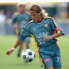 21 Oct 2001:  Luis Hernandez #15 of the Los Angeles Galaxy handles the ball against the San Jose Earthquakes during the Major League Soccer Cup in Columbus, Ohio. The Earthquakes win 2-1 in overtime. DIGITAL IMAGE. Mandatory Credit: Harry How/ALLSPORT