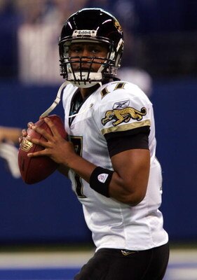 INDIANAPOLIS - SEPTEMBER 21:  Quarterback Cleo Lemon #17 of the Jacksonville Jaguars before a game against the Indianapolis Colts on September 21, 2008 at Lucas Oil Stadium in Indianapolis, Indiana.  (Photo by Ronald Martinez/Getty Images)