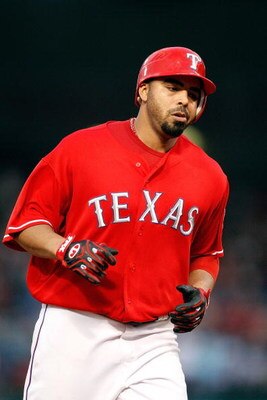 ARLINGTON, TX - JUNE 30:  Nelson Cruz #17 of the Texas Rangers on June 30, 2009 at Rangers Ballpark in Arlington, Texas.  (Photo by Ronald Martinez/Getty Images)