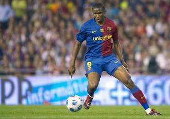 VALENCIA, SPAIN - MAY 13:  Samuel Eto'o of Barcelona in action during the Copa del Rey final match between Barcelona and Athletic Bilbao at the Mestalla stadium on May 13, 2009 in Valencia, Spain. Barcelona won 4-1.  (Photo by Manuel Queimadelos Alonso/Ge
