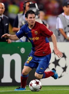 ROME, ITALY - MAY 27:  Lionel Messi of Barcelona in action during the UEFA Champions League Final match between Barcelona and Manchester United at the Stadio Olimpico on May 27, 2009 in Rome, Italy.  (Photo by Claudio Villa/Getty Images)