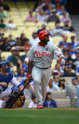 LOS ANGELES, CA - JUNE 06:  Ryan Howard #6 of the Philadelphia Phillies bats against the Los Angeles Dodgers at Dodger Stadium on June 6, 2009 in Los Angeles, California. The Dodgers defeated the Phillies 3-2 in 12 innings.  (Photo by Jeff Gross/Getty Ima