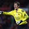 MANCHESTER, UNITED KINGDOM - MARCH 11:  Edwin van der Sar of Manchester United gestures during the UEFA Champions League Round of Sixteen, Second Leg match between Manchester United and Inter Milan at Old Trafford on March 11, 2009 in Manchester, England.