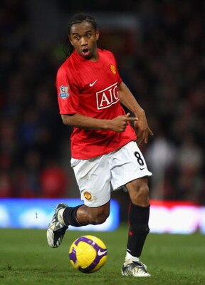 MANCHESTER, UNITED KINGDOM - NOVEMBER 01:  Anderson of Manchester United in action during the Barclays Premier League match between Manchester United and Hull City at Old Trafford on November 1, 2008 in Manchester, England. (Photo by Jamie McDonald/Getty 
