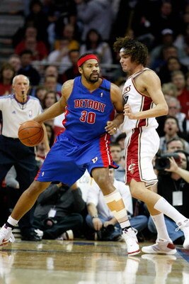 CLEVELAND - APRIL 21:  Rasheed Wallace #30 of the Detroit Pistons goes up against Anderson Varejao #17 of the Cleveland Cavaliers in Game Two of the Eastern Conference Quarterfinals during the 2009 NBA Playoffs at Quicken Loans Arena on April 21, 2009 in 