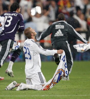 MADRID, SPAIN - JUNE 17:  David Beckham of Real Madrid celebrates after Real won the Primera Liga after the Primera Liga match between Real Madrid and Mallorca at the Santiago Bernabeu stadium on June 17, 2007 in Madrid, Spain.  (Photo by Denis Doyle/Gett