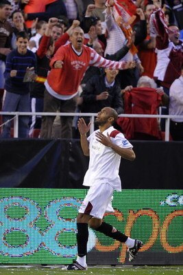 SEVILLE, SPAIN - APRIL 06:  Frederic Kanoute of Sevilla celebrates after scoring his sides' second goal during the La Liga match between Sevilla and Villarreal at the Sanchez Pizjuan stadium on April 6, 2008 in Seville, Spain.  (Photo by Denis Doyle/Getty