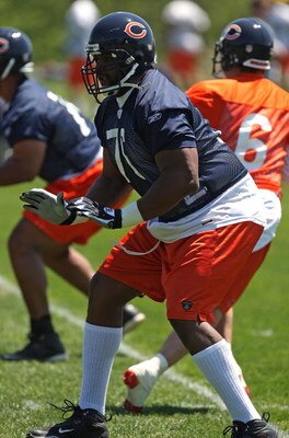 LAKE FOREST, IL - MAY 20: Orlando Pace #76 of the Chicago Bears participates during an organized team activity (OTA) practice on May 20, 2009 at Halas Hall in Lake Forest, Illinois. (Photo by Jonathan Daniel/Getty Images)
