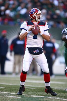 EAST RUTHERFORD, NJ - DECEMBER 14:  JP Losman #7 of The Buffalo Bills looks to pass against the New York Jets during their game on December 14, 2008 at Giants Stadium in East Rutherford, New Jersey.  (Photo by Al Bello/Getty Images)