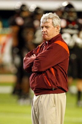 MIAMI - JANUARY 01:  Head coach Frank Beamer of the Virginia Tech Hokies arrives before taking on the Cincinnati Bearcats in the FedEx Orange Bowl at Dolphin Stadium on January 1, 2009 in Miami, Florida.  (Photo by Streeter Lecka/Getty Images)